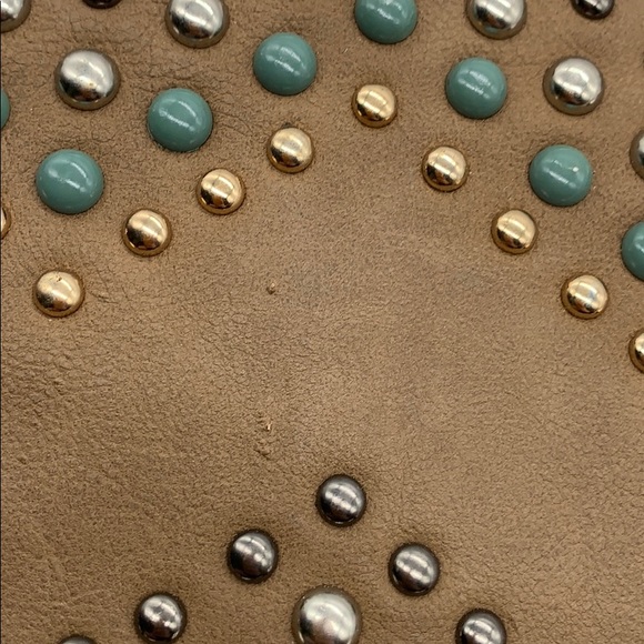 SuiteBlanco Crossbody Purse Tan Chevron Studded - Picture 5 of 16